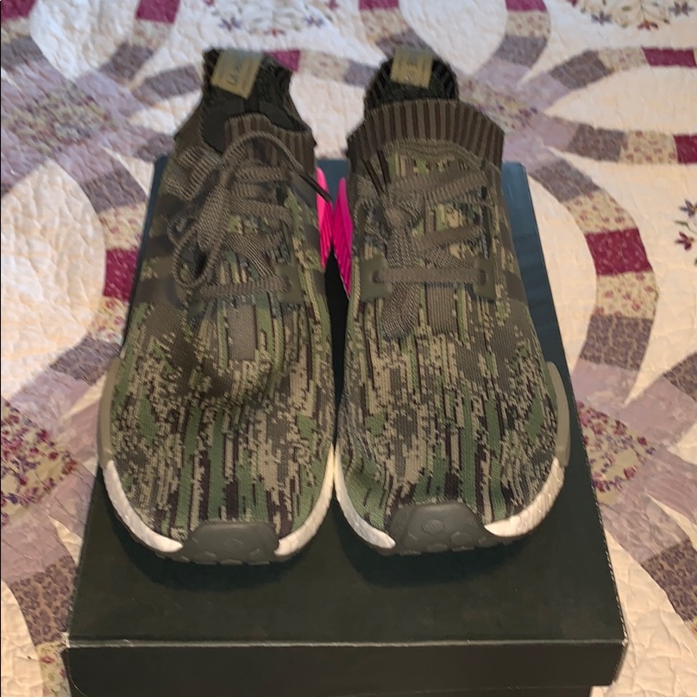 NMD R1 PK